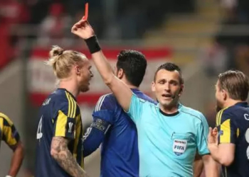 Dinamo Kiev-Fenerbahçe maçının 4'üncü hakemi değişti