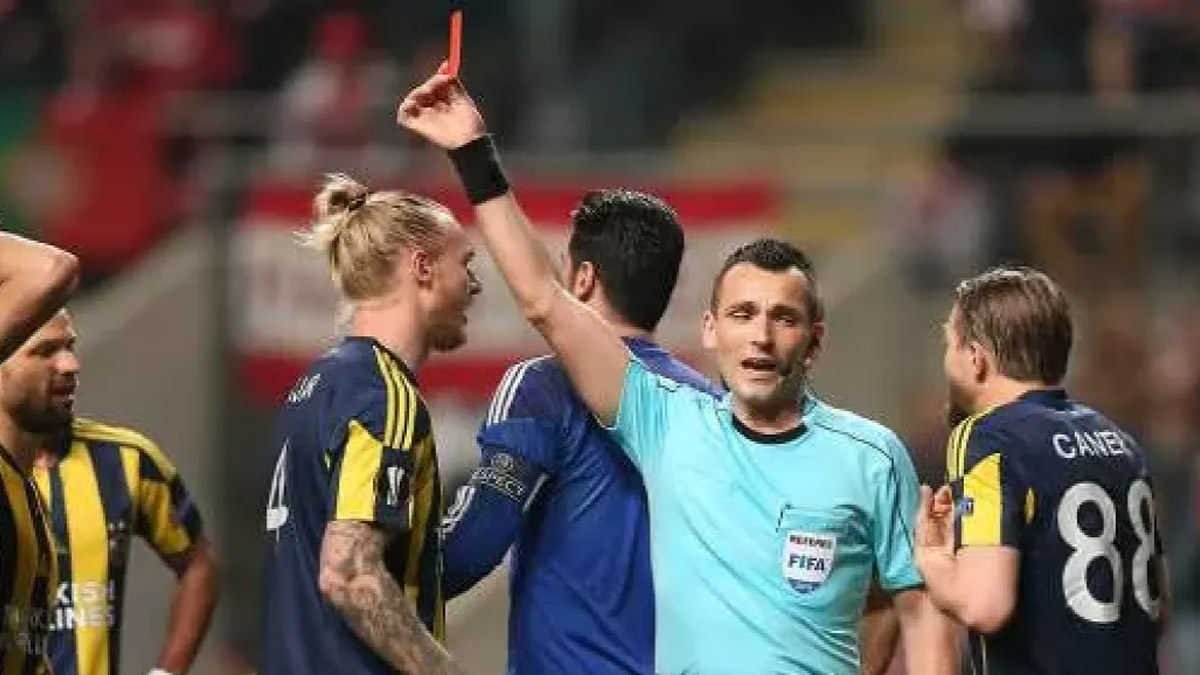 Dinamo Kiev-Fenerbahçe maçının 4'üncü hakemi değişti