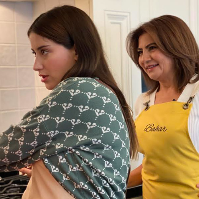 "Doğal Olarak" adlı programa konuk olan Hazal Kaya hamilelik sürecini anlatıp doğru beslenme hakkında bilgiler aldı.