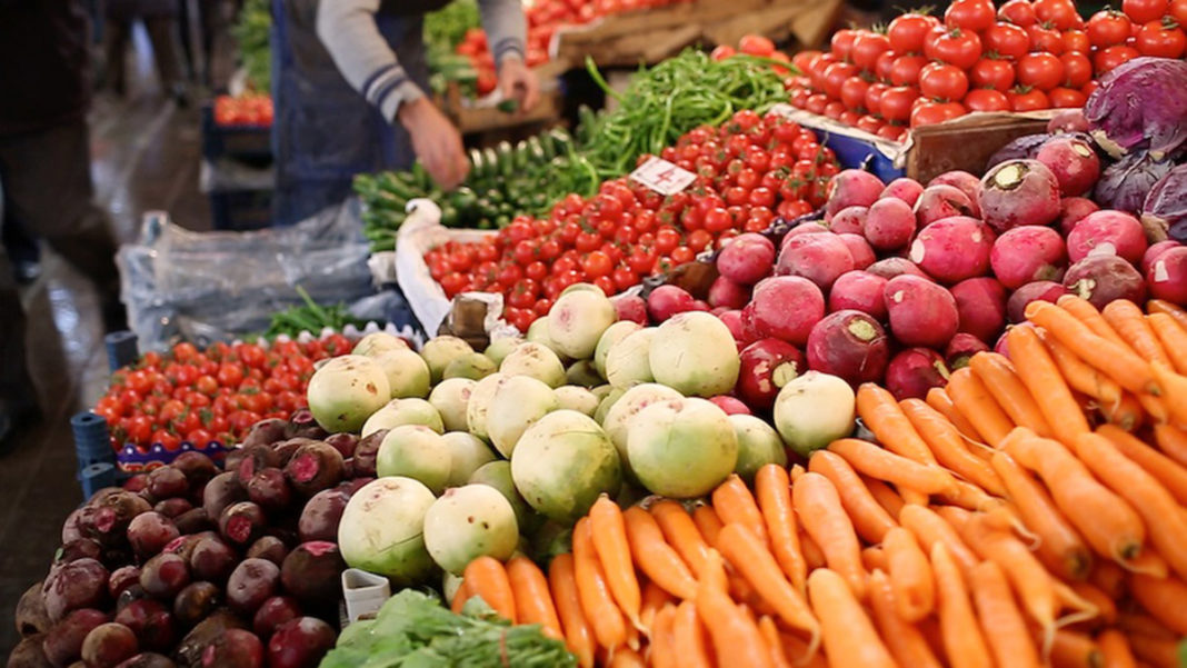 10 kişiden 7'si en taze meyve ve sebzelerin pazarda olduğunu düşünüyor