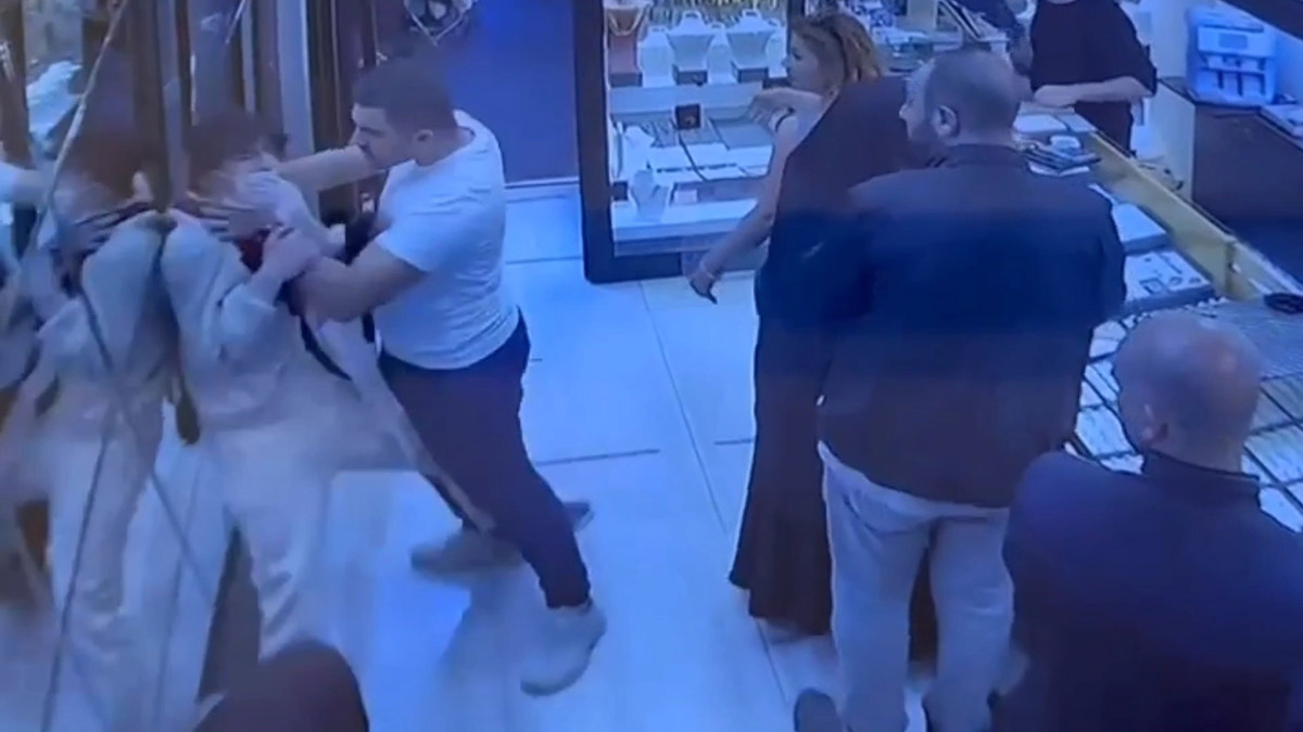 Kuyumcuda hırsızlık girişimi