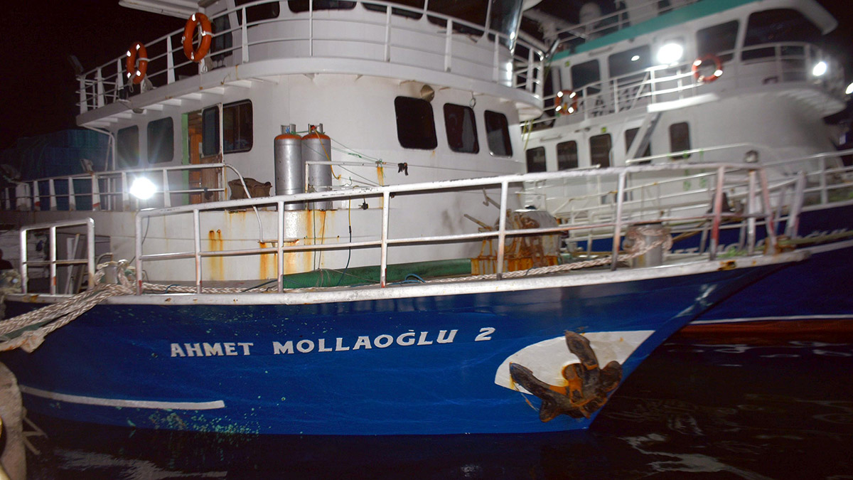 Kırklareli'nin Demirköy ilçesine bağlı İğneada beldesinde, avlanmaya çıkan Ahmet Mollaoğlu 2 adlı balıkçı teknesinde patlama meydana geldi.