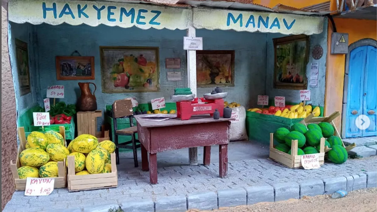 Elindeki malzemelerle hayal gücünü birleştirip harika eserler ortaya çıkarmış bir diorama ustası ''i̇smail kuş''.