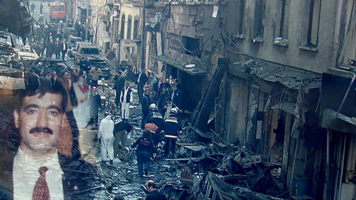 Sinagoga yapılan bombalı saldırıda ölenler anıldı
