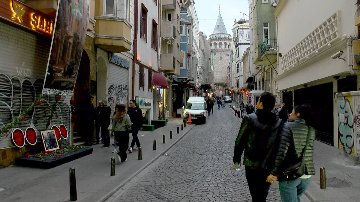 İstanbul'da 15 Kasım 2003 yılında iki sinagoga yapılan bombalı saldırıda ölenler anıldı.