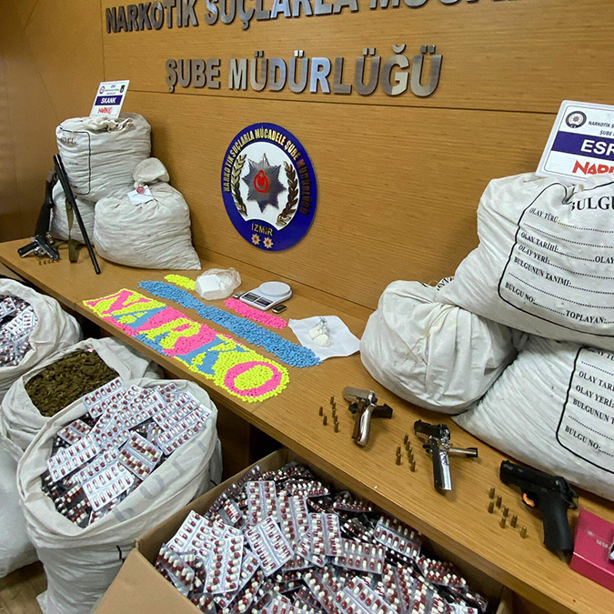 İzmir'de uyuşturucu ile mücadele; 325 tutuklama