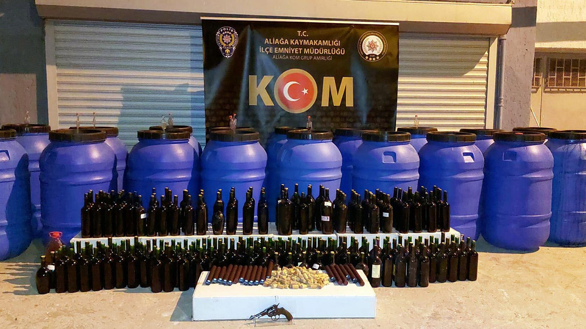 İzmir'de 4 ton sahte şarap ele geçirildi