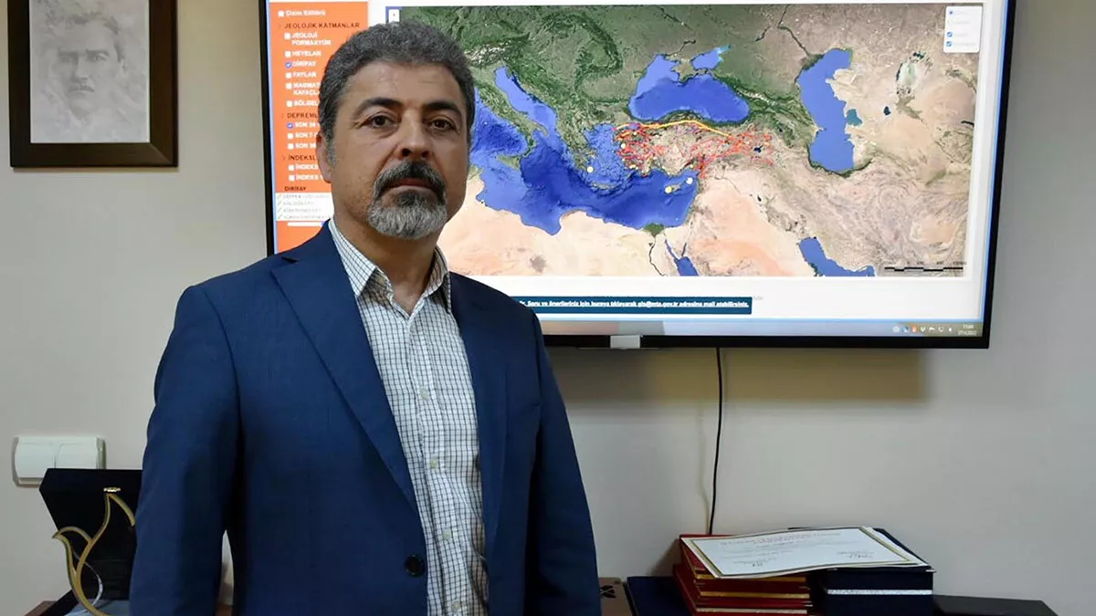 Afad, i̇zmir'de 4. 9 büyüklüğünde deprem meydana geldiğini açıkladı. Prof. Dr. Hasan sözbilir, buca ilçesi merkezli 4. 9 büyüklüğündeki depremle ilgili açıklama yaptı.  