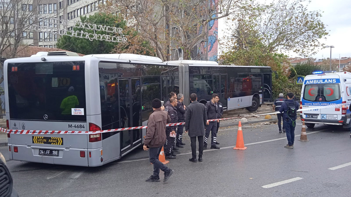 Kadıköy'de metrobüs kazası