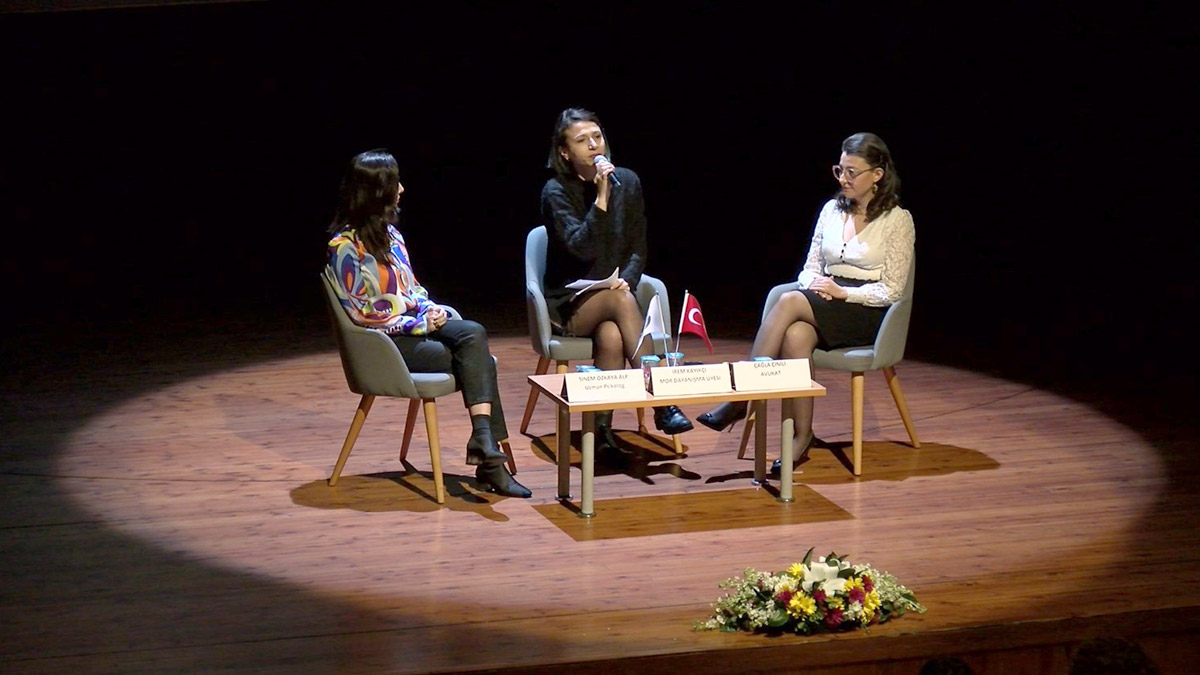 Şiddetsiz Bir Dünya için Birlikte Güçleniyoruz