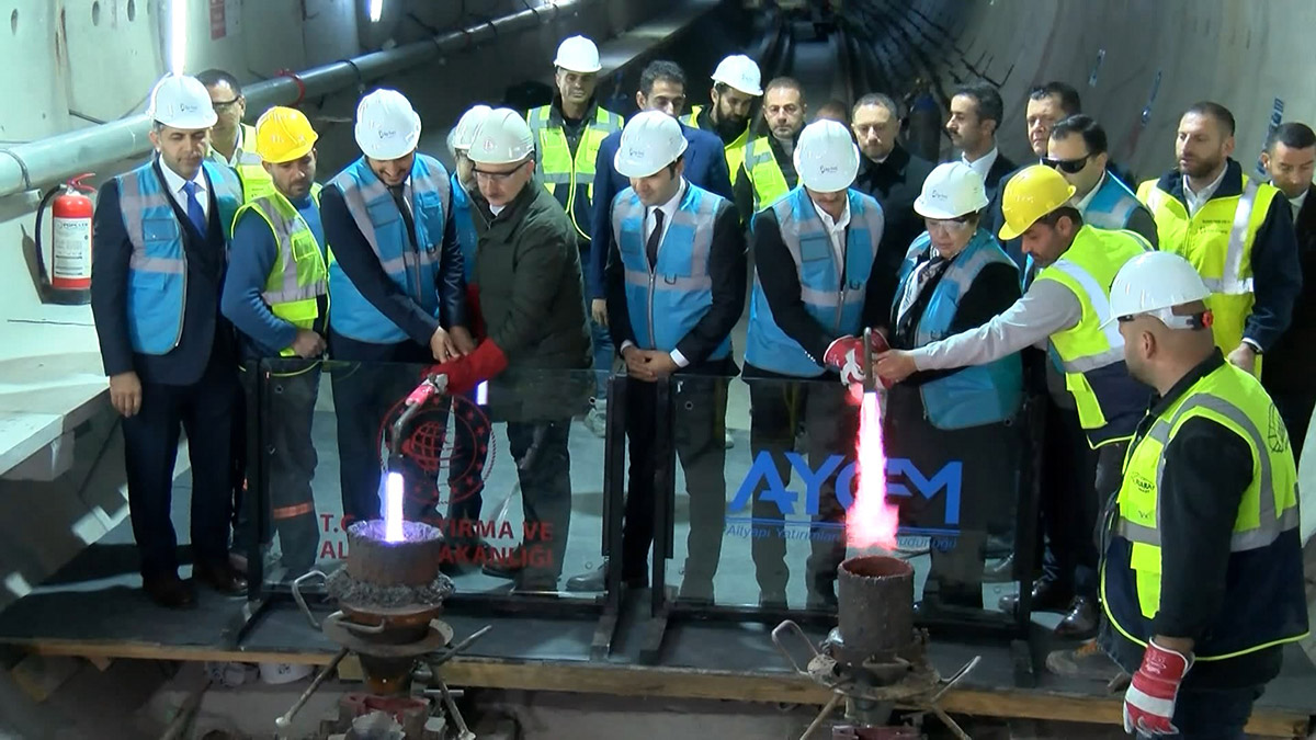 Ulaştırma ve Altyapı Bakanı Adil Karaismailoğlu, "Ülkemizi geleceğe taşıyacak mega projeleri hayata geçirmeye devam edeceğiz" dedi.