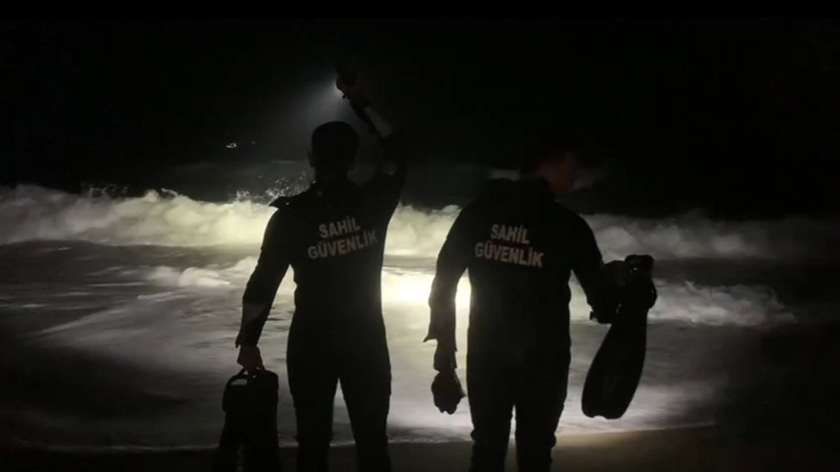 Karasu'da denize giren Rus vatandaşı gözden kayboldu