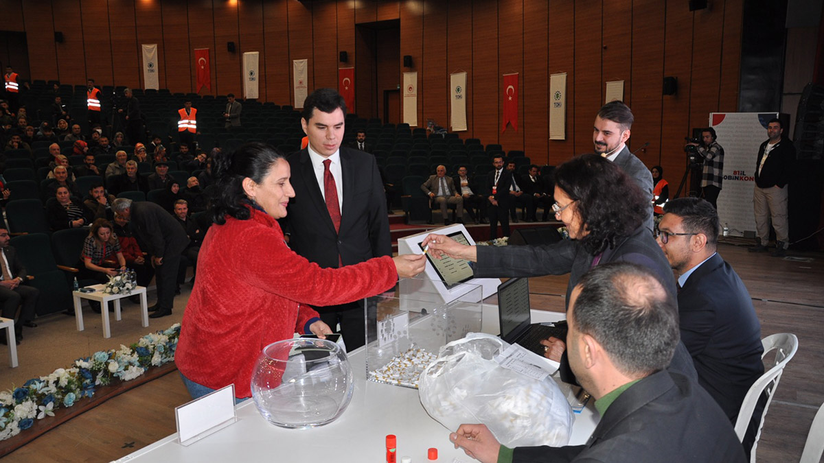 Kars'ta yapılacak 1070 konuttan bini için kura çekimi