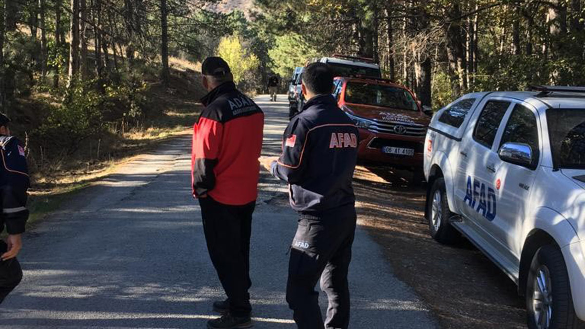 Ankara'da 2 gündür haber alınamayan üniversiteli Doğanay Demirtaş (19), cep telefonundan en son sinyal alınan Eymir Gölü çevresinde aranıyor.