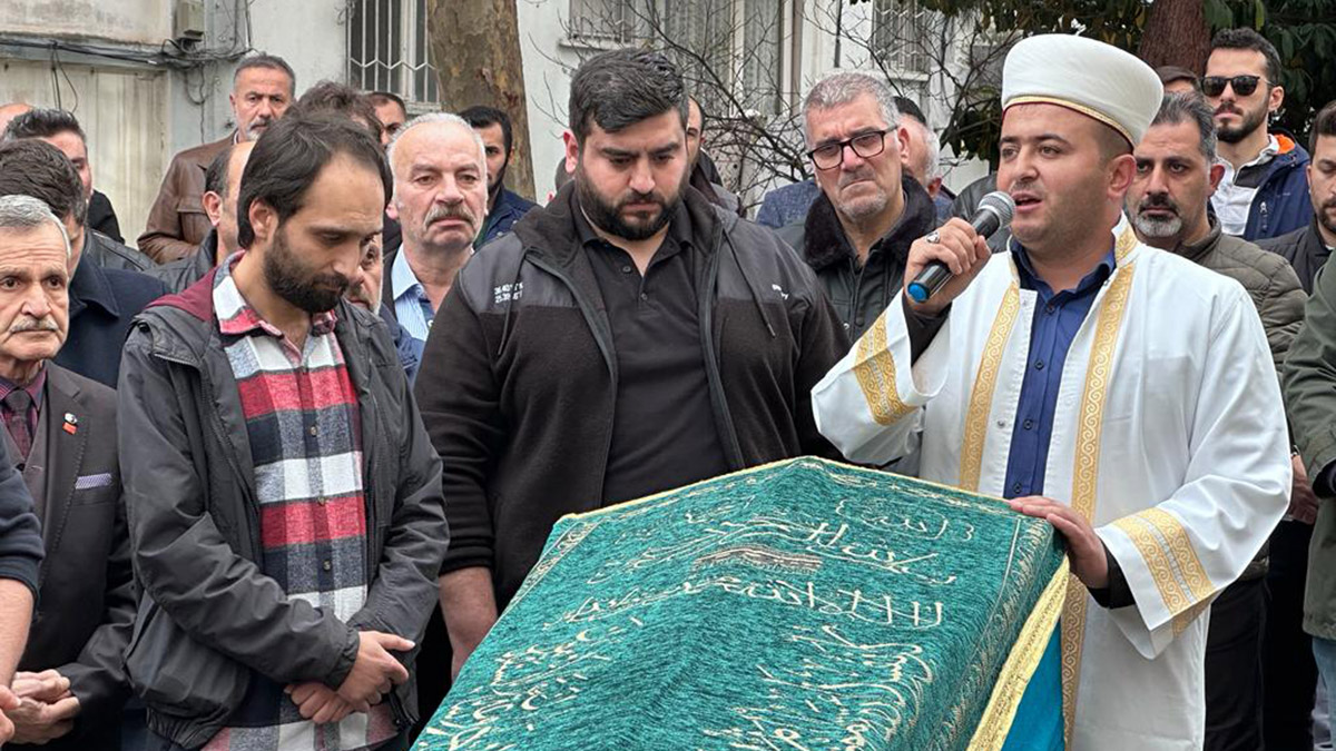 Tiyatrocu Özgür Karataş toprağa verildi