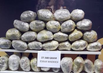 Bagajında 27.5 kilo esrar ele geçirildi
