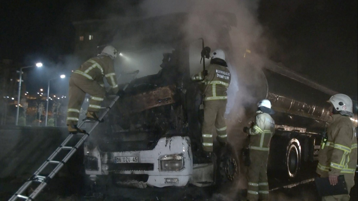 Kırıkkale'de park halindeki tanker yandı