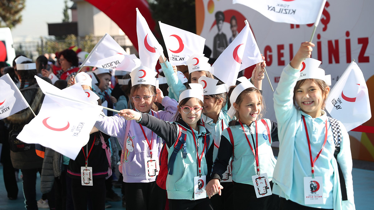 Kızılay Haftası Türkiye genelinde kutlandı