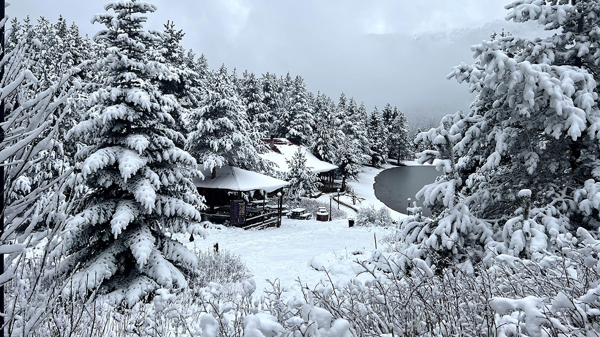 Limni Gölü Tabiat Parkı kartpostal gibi
