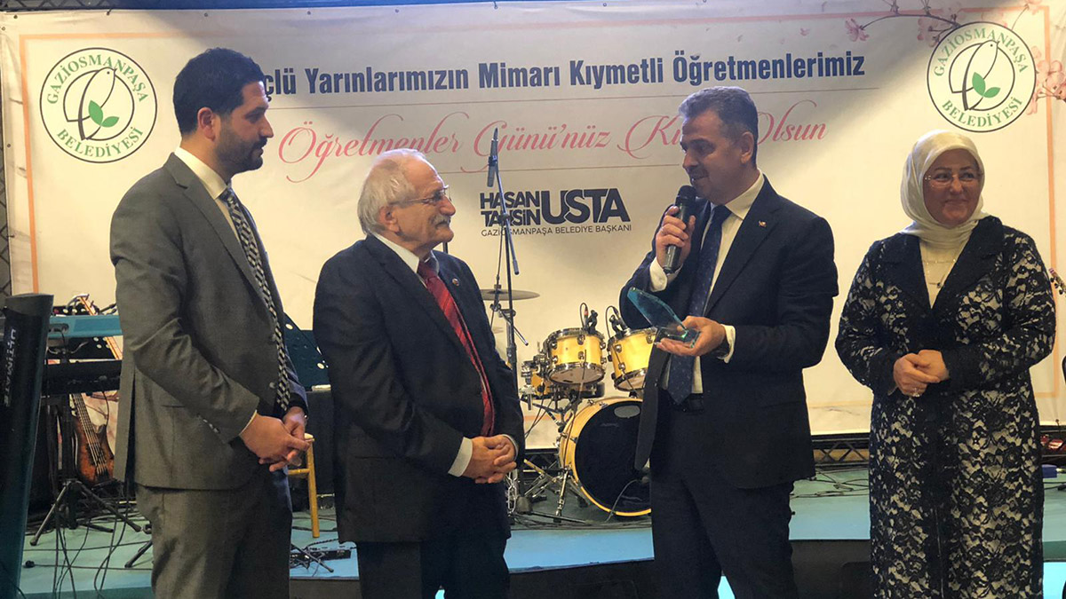 Gaziosmanpaşa Belediyesi Öğretmenler Günü'nü kutladı