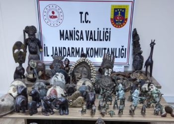 Manisa'da Afrika kültürüne ait tarihi eser ele geçirildi