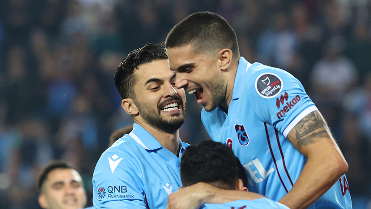 Marc Bartra'nın dudağına 8 dikiş atıldı