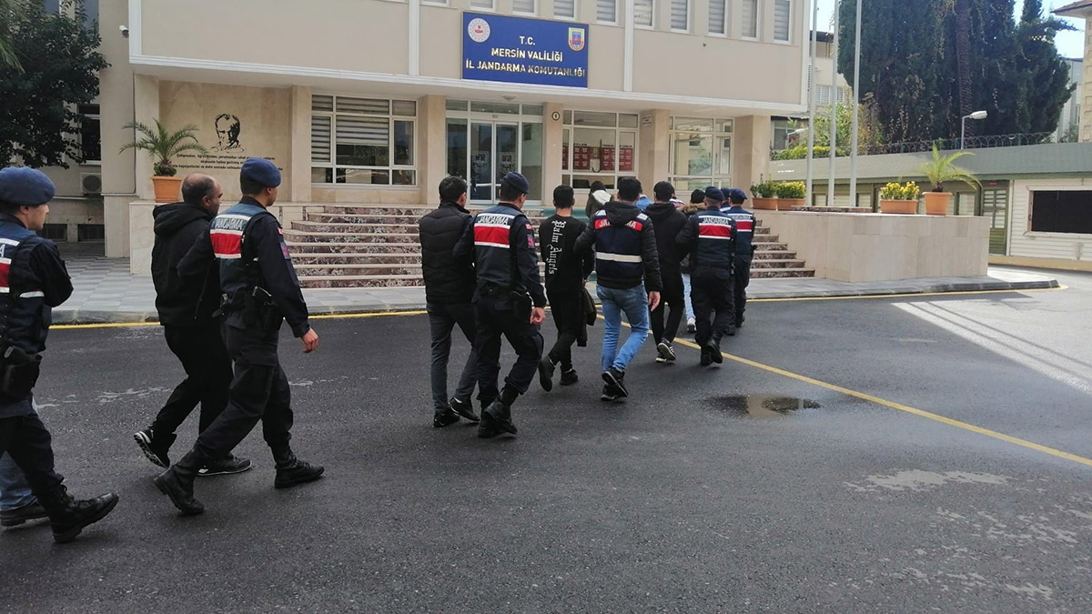 Mersin'de jandarma ekiplerinden terör operasyonu