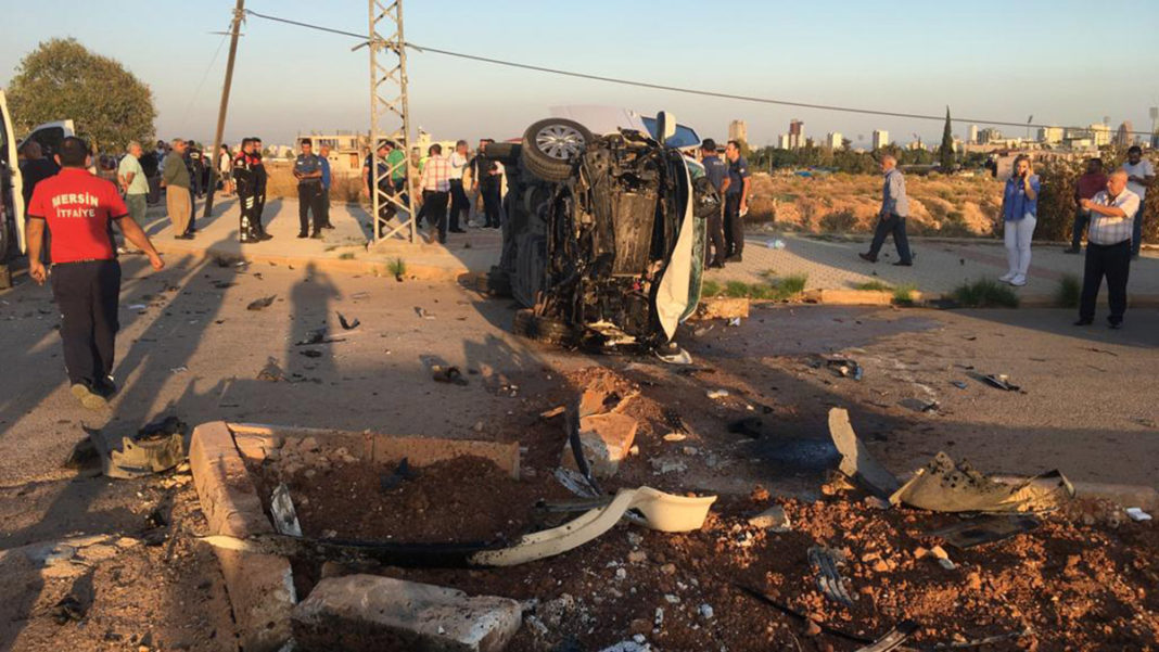 Mersin'de öğrenci servisi otomobille çarpıştı