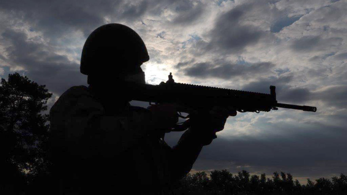 Sınırlarından yasa dışı geçiş yapmaya çalışan 5 kişi yakalandı