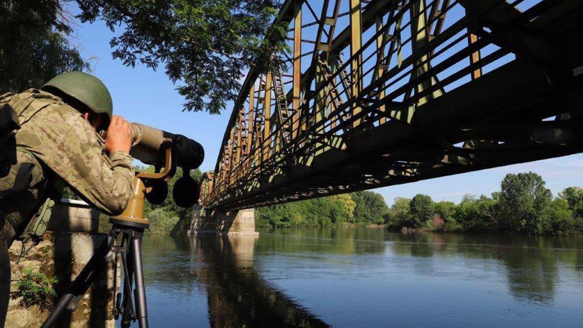 Yunanistan'a geçmeye çalışan 5 FETÖ mensubu yakalandı