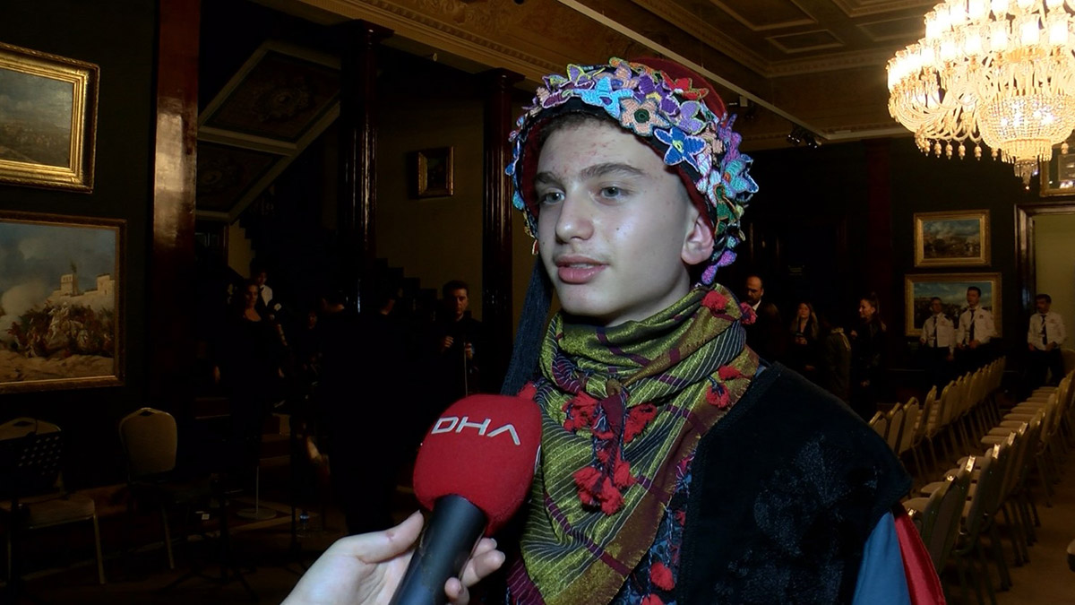 Türkiye Cumhuriyeti'nin kurucusu Ulu Önder Mustafa Kemal Atatürk Dolmabahçe'de anıldı.