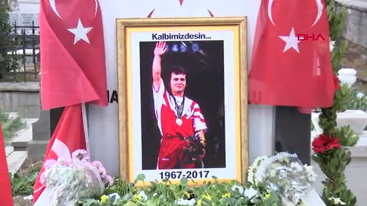 Naim Süleymanoğlu ölümünün 5'inci yılında anıldı