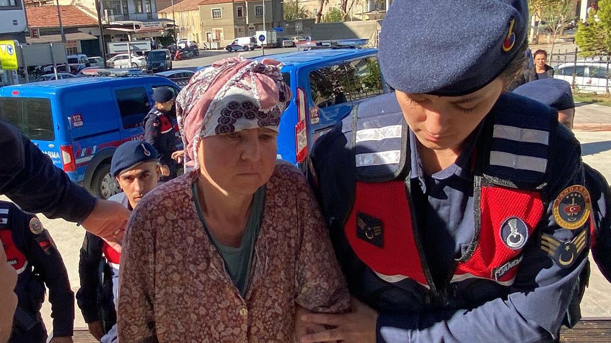 Öldürdüğü babasıyla 20 yıldır birlikte yaşıyormuş