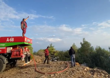 Anamur'a yıldırım düştü