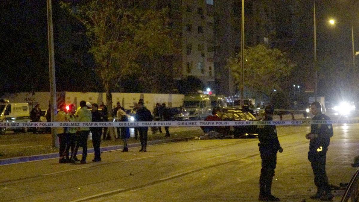 Otomobil taklalar atarak savruldu; 1 ölü