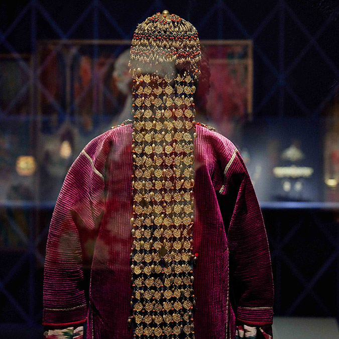 Louvre müzesi'nde özbekistan'ın tarihi sergileniyor