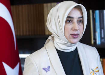 Özlem Zengin, görevini Belgin Uygur'a devretti