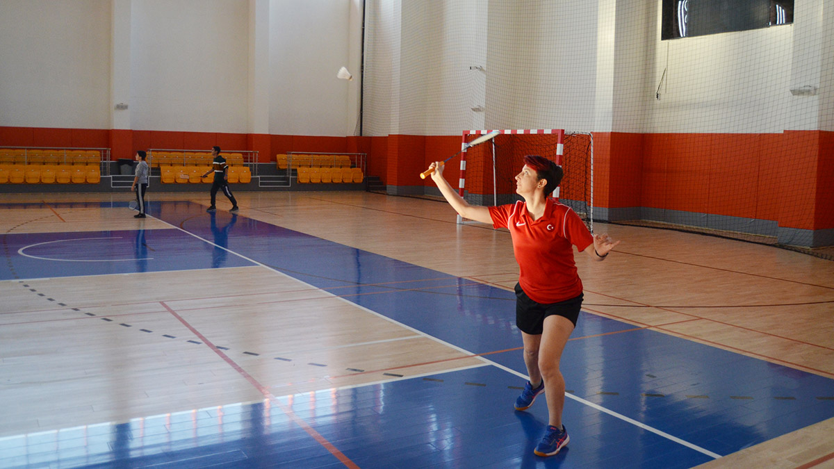 Para badminton dünya ikincisi Halime Yıldız; "Paris Olimpiyatları'nda altın madalya kazanmak istiyorum" dedi.