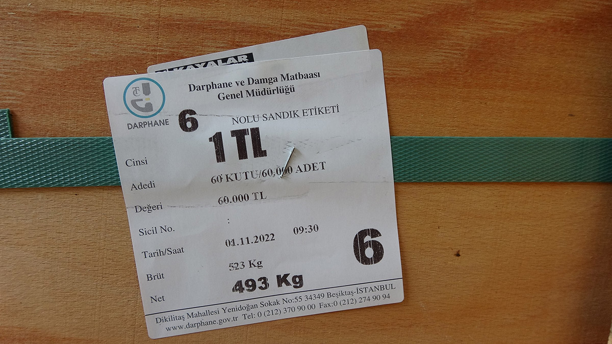 Ahşap kasalar hayvanlara yuva oluyor