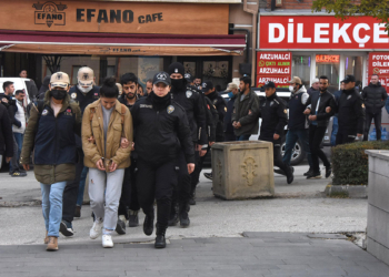 Pençe-Kılıç Hava Harekatı'nı protesto eden 8 kişi adliyede
