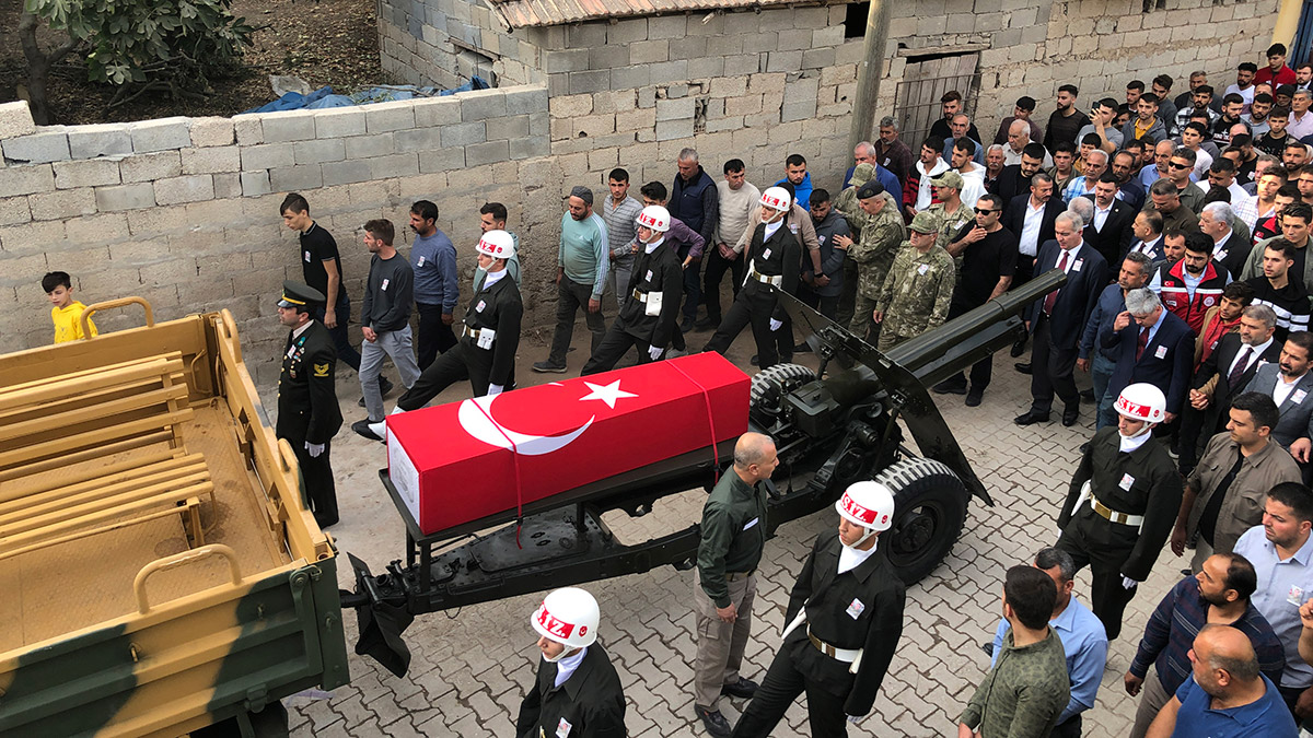 Şehit Piyade Sözleşmeli Er Fırat Güner toprağa verildi