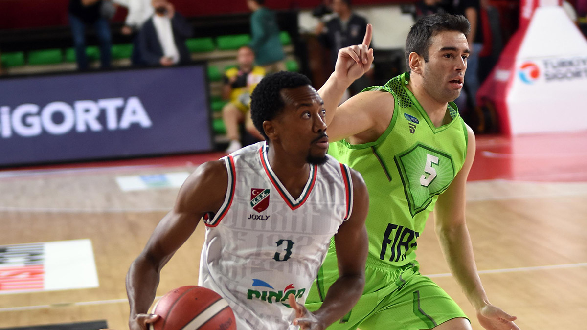 Pınar Karşıyakalı Errick McCollum'un kabus gecesi