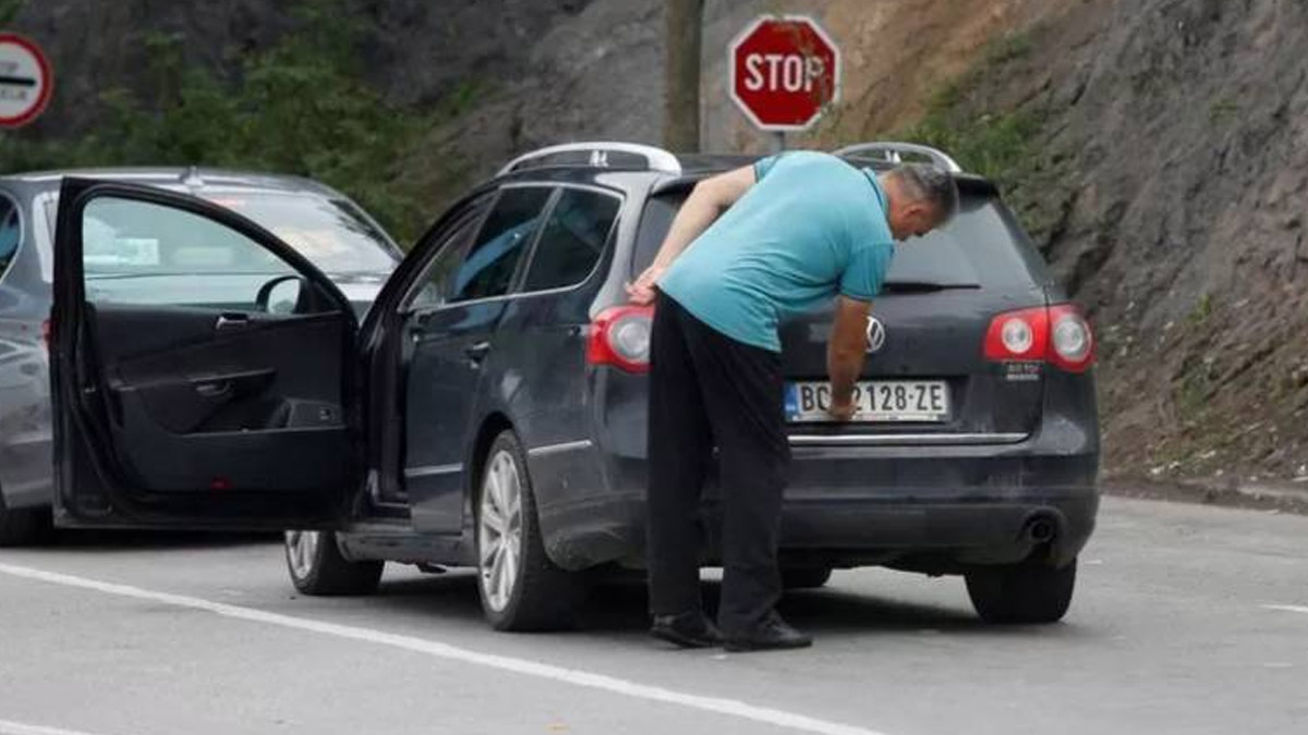 Sırbistan-Kosova arasındaki plaka gerginliği