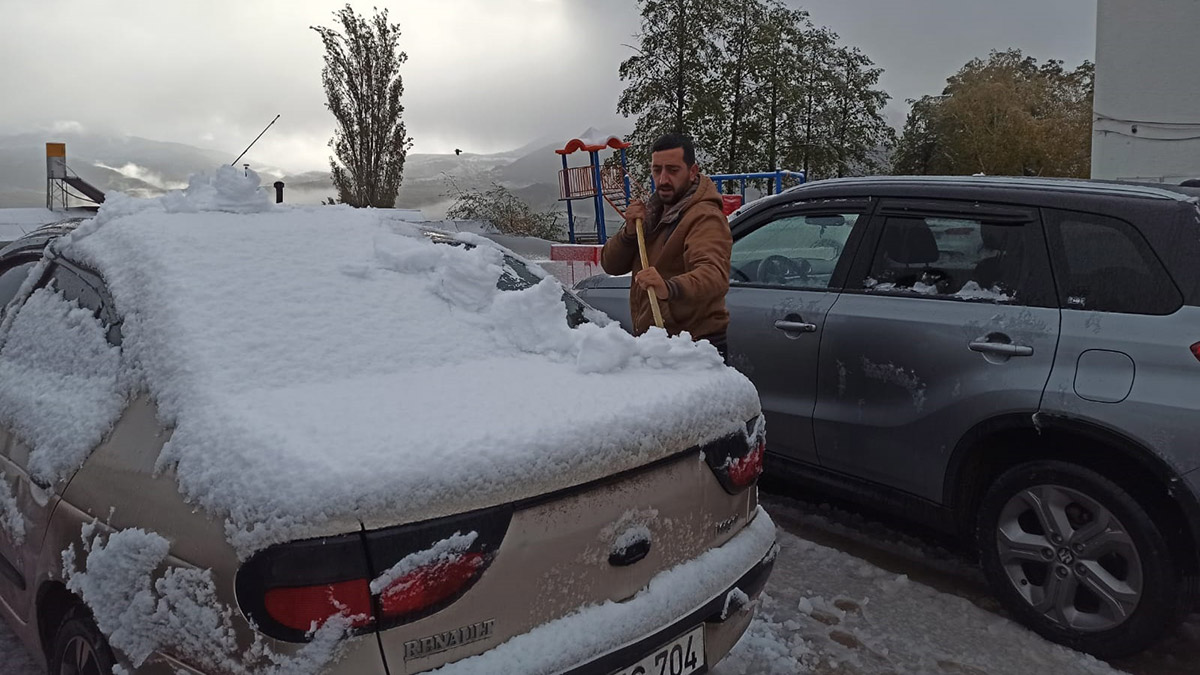 Posof'a mevsimin ilk karı yağdı