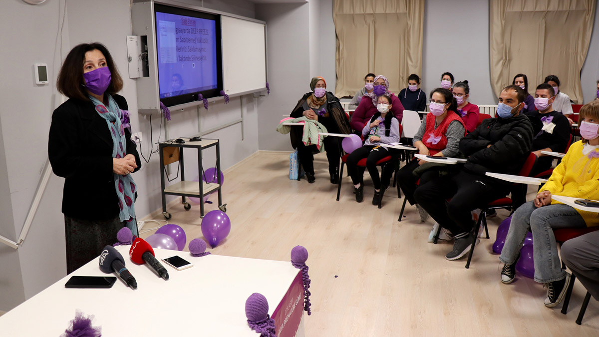 Trakya Üniversitesi Çocuk Sağlığı Anabilim Dalı Öğretim Üyesi Prof. Dr. Betül Acunaş, "Türkiye'de her 100 bebekten 15'i prematüre dünyaya geliyor" dedi.