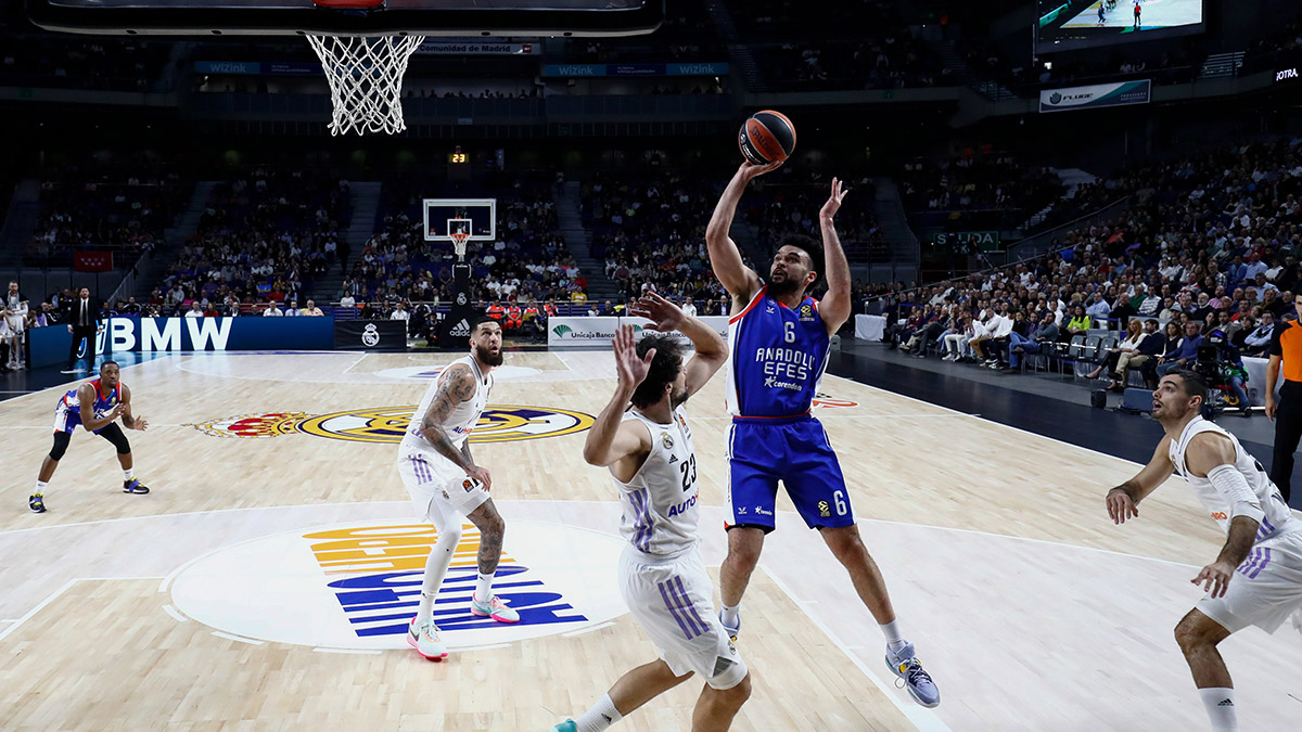 Anadolu Efes-Real Madrid'e 94-85 mağlup oldu