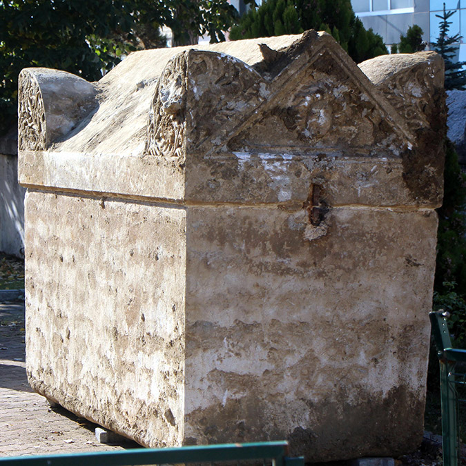 Roma dönemine ait lahitten insan kemikleri çıktı