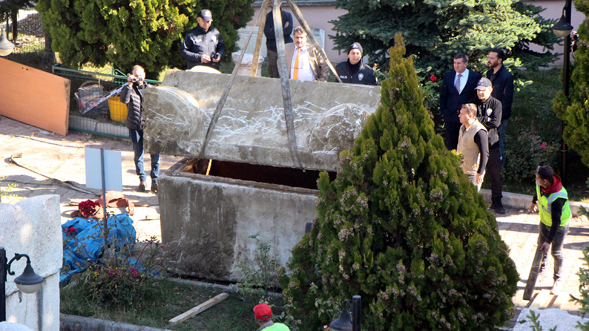 Roma dönemine ait lahitten insan kemikleri çıktı