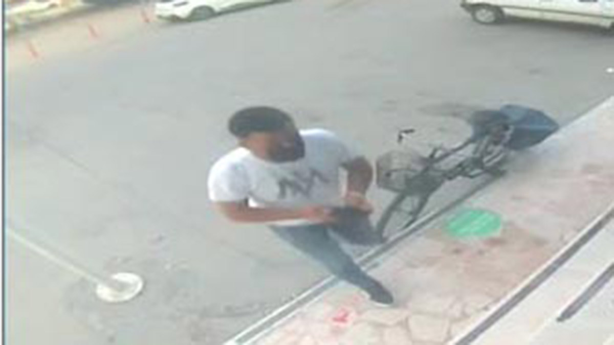 İzmir merkezli 7 ilde, 'sabun paketleme işi' adı altında 500 kişiden 4 milyon 500 bin lira haksız kazanç sağlayan şebekeye operasyon düzenlendi.