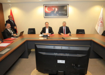 Sağlık çalışanlarının sorunları görüşüldü